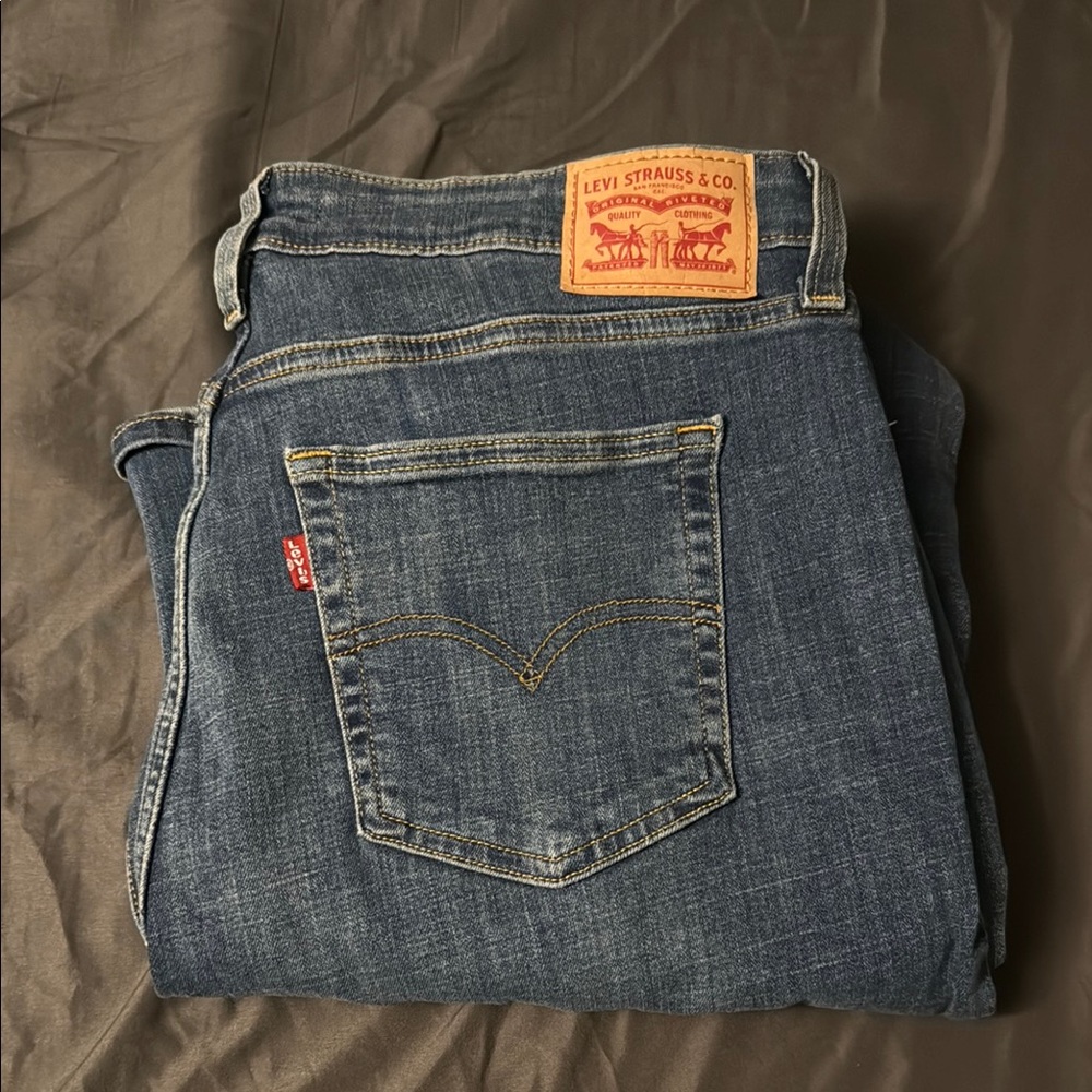 Levi's Women’s 725 high rise bootcut Jeans